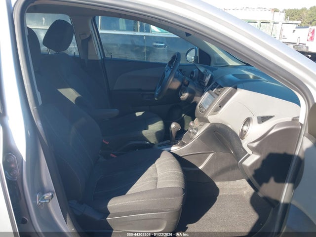 1G1JC6SG3F4135685 Chevrolet Sonic Lt Auto