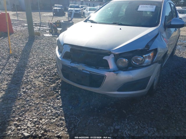 1G1JC6SG3F4135685 Chevrolet Sonic Lt Auto