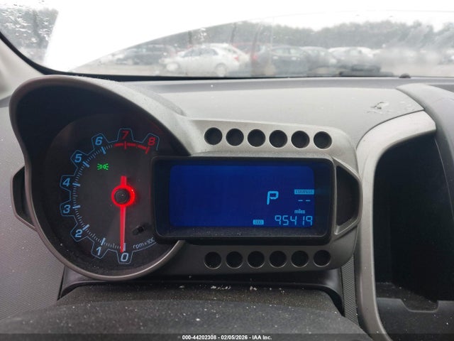 1G1JC6SG3F4135685 Chevrolet Sonic Lt Auto