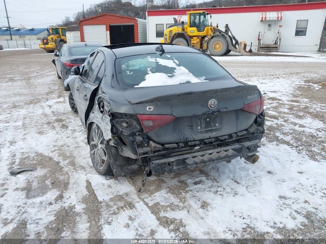 2017 ALFA ROMEO GIULIA ZARFAEEN4H7544759 Photo 2