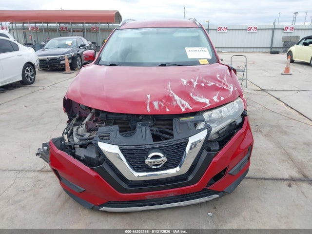JN8AT2MT0HW393670 Nissan ROGUE SV