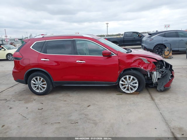 JN8AT2MT0HW393670 Nissan ROGUE SV