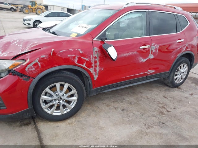 JN8AT2MT0HW393670 Nissan ROGUE SV