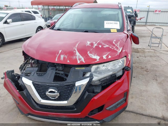 JN8AT2MT0HW393670 Nissan ROGUE SV