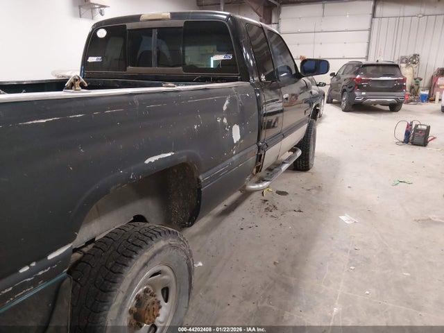 44202408 :رقم المزاد ، 1B7KF2368XJ627553 vin ، 1999 Dodge Ram 2500 St مزاد بيع