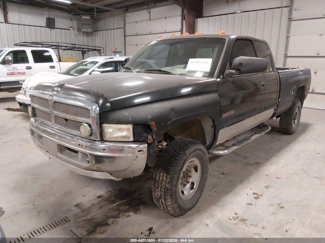 44202408 :رقم المزاد ، 1B7KF2368XJ627553 vin ، 1999 Dodge Ram 2500 St مزاد بيع