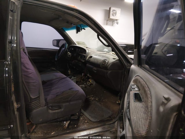 44202408 :رقم المزاد ، 1B7KF2368XJ627553 vin ، 1999 Dodge Ram 2500 St مزاد بيع