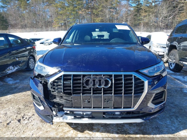 2021 Audi Q3 Premium 40 Tfsi Quattro Tiptronic მანქანა იყიდება აუქციონზე, vin: WA1AUCF30M1069695, აუქციონის ნომერი: 44202433