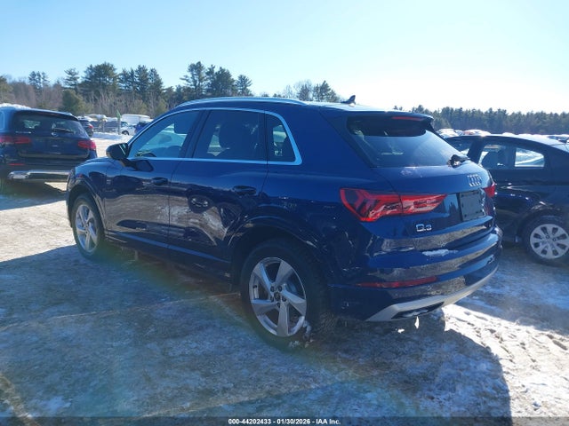 2021 Audi Q3 Premium 40 Tfsi Quattro Tiptronic მანქანა იყიდება აუქციონზე, vin: WA1AUCF30M1069695, აუქციონის ნომერი: 44202433