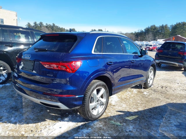 2021 Audi Q3 Premium 40 Tfsi Quattro Tiptronic მანქანა იყიდება აუქციონზე, vin: WA1AUCF30M1069695, აუქციონის ნომერი: 44202433