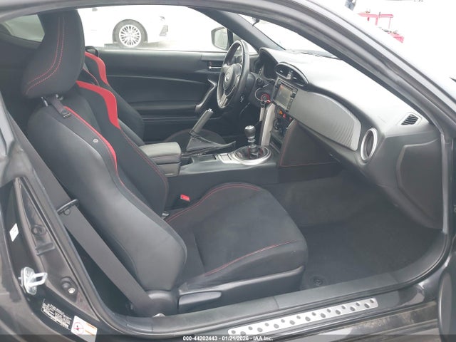 JF1ZNAA12F9709383 Scion FR-S