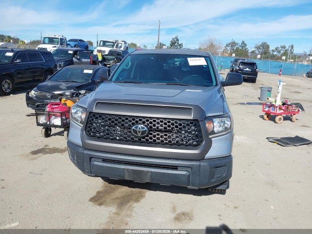 5TFTY5F15MX011821 Toyota Tundra Sr