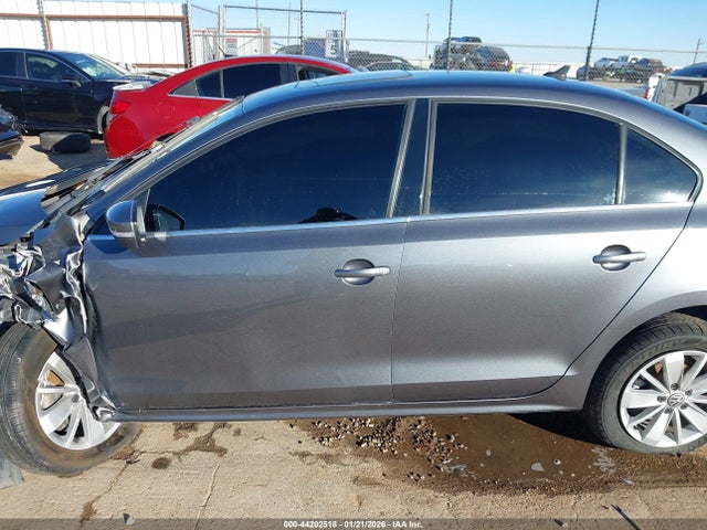 2015 Volkswagen Jetta 2.0l Tdi Se მანქანა იყიდება აუქციონზე, vin: 3VWLA7AJ3FM341924, აუქციონის ნომერი: 44202518