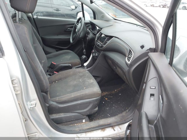 44202520 :رقم المزاد ، 3GNCJKSBXJL211013 vin ، 2018 Chevrolet Trax Ls مزاد بيع
