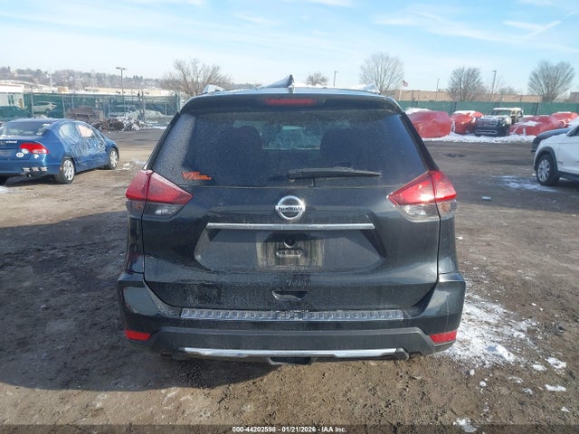 5N1AT2MV8JC815460 Nissan ROGUE SV
