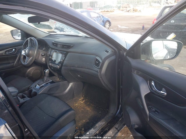 5N1AT2MV8JC815460 Nissan ROGUE SV