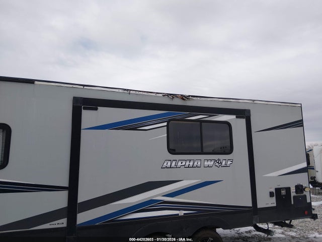 44202603 :رقم المزاد ، 5ZT2CKLBXN2008643 vin ، 2022 Forest River Cherokee Alpha Wolf مزاد بيع
