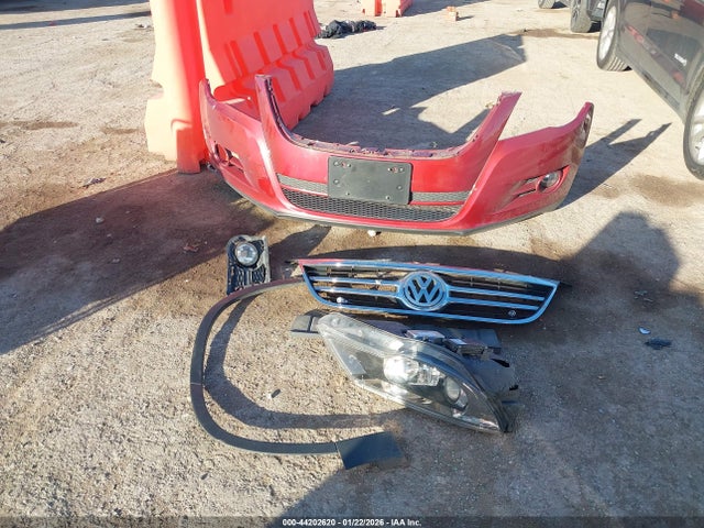 44202620 :رقم المزاد ، WVGAV7AX8BW001693 vin ، 2011 Volkswagen Tiguan Sel مزاد بيع