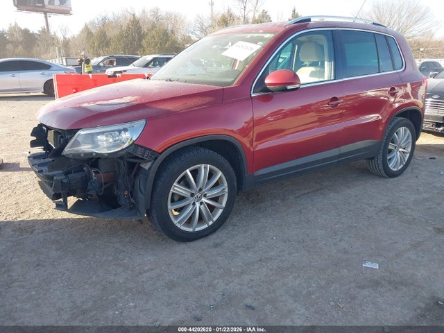2011 VOLKSWAGEN TIGUAN WVGAV7AX8BW001693 Photo 1