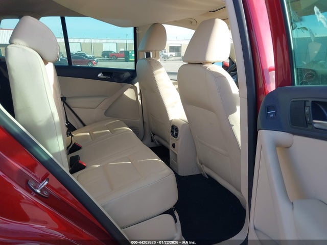 2011 VOLKSWAGEN TIGUAN WVGAV7AX8BW001693 Photo 7