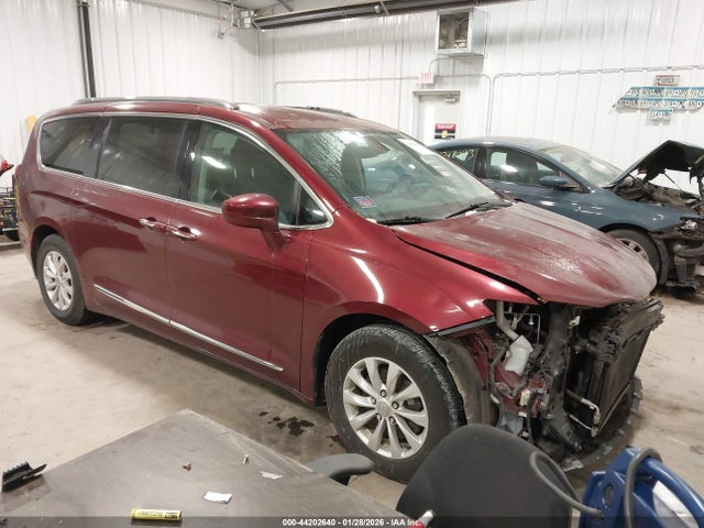 Продаж на аукціоні авто 2018 Chrysler Pacifica Touring L Plus, vin: 2C4RC1EG4JR306491, номер лоту: 44202640