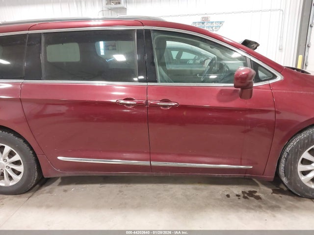 Продаж на аукціоні авто 2018 Chrysler Pacifica Touring L Plus, vin: 2C4RC1EG4JR306491, номер лоту: 44202640
