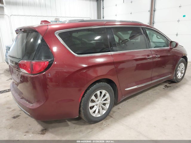 Продаж на аукціоні авто 2018 Chrysler Pacifica Touring L Plus, vin: 2C4RC1EG4JR306491, номер лоту: 44202640
