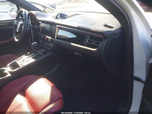 2025 PORSCHE MACAN WP1AA2A55SLB00375 Photo 4