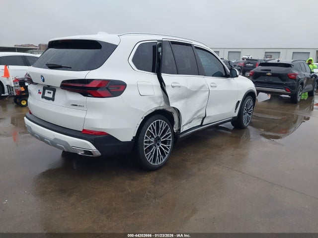 2025 BMW X5 5UX23EU07S9Y89917 Photo 3