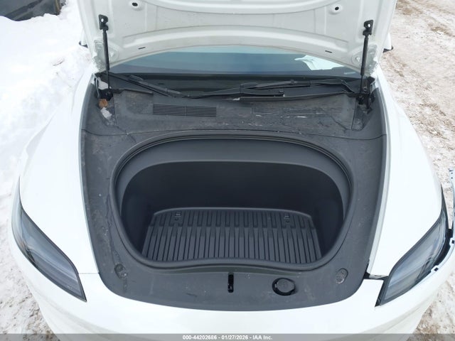 2025 TESLA MODEL 3 5YJ3E1EB2SF942585 Photo 9