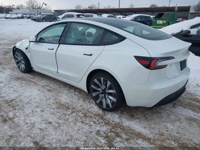 2025 TESLA MODEL 3 5YJ3E1EB2SF942585 Photo 2