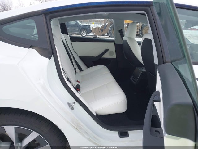 2025 TESLA MODEL 3 5YJ3E1EB2SF942585 Photo 7