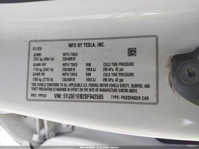 2025 TESLA MODEL 3 5YJ3E1EB2SF942585 Photo 8