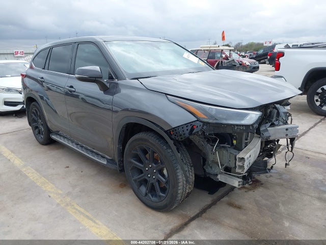 2022 TOYOTA HIGHLANDER 5TDCZRAH9NS559126