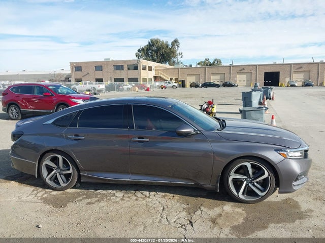 1HGCV2F9XJA022083 Honda Accord Touring 2.0t