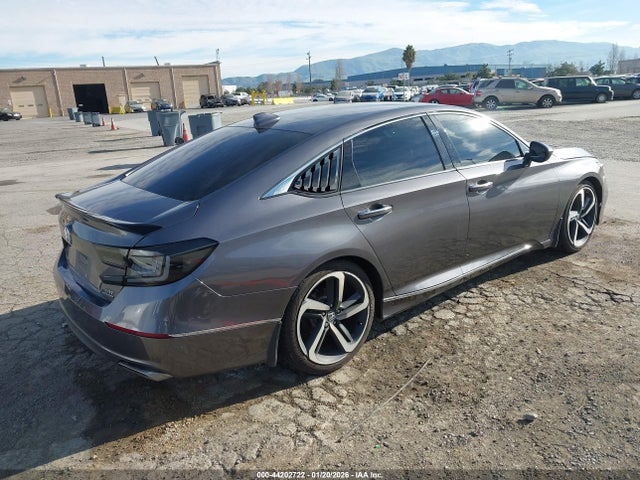 1HGCV2F9XJA022083 Honda Accord Touring 2.0t