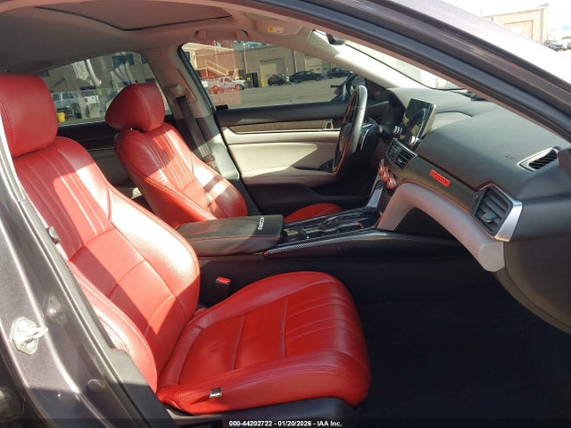 1HGCV2F9XJA022083 Honda Accord Touring 2.0t