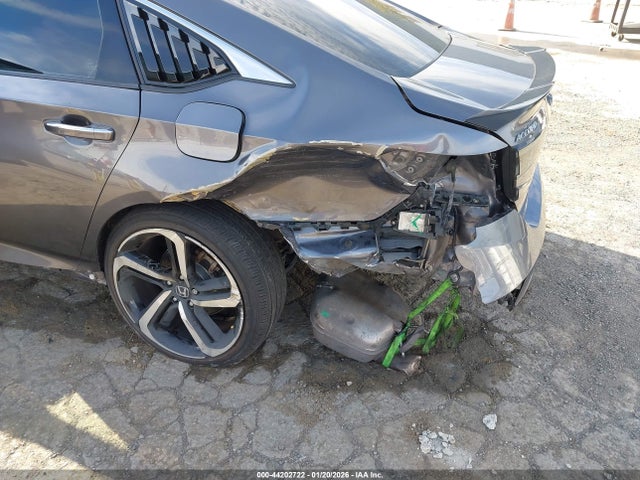 1HGCV2F9XJA022083 Honda Accord Touring 2.0t