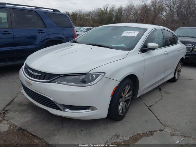Chrysler 200 Limited 2015 1C3CCCAB8FN669834 Image 2