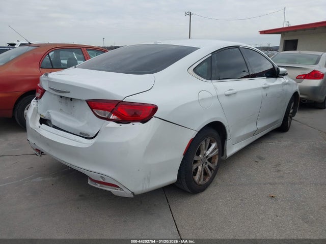 Chrysler 200 Limited 2015 1C3CCCAB8FN669834 Image 4