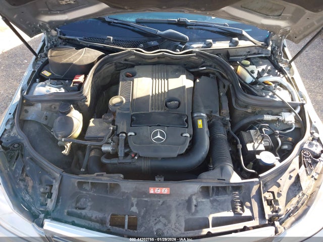 44202755 :رقم المزاد ، WDDGF4HB1ER307471 vin ، 2014 Mercedes-benz C 250 Luxury/sport مزاد بيع