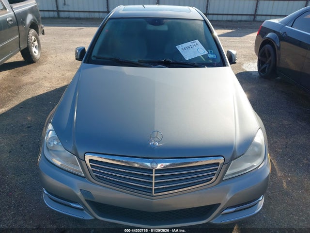 44202755 :رقم المزاد ، WDDGF4HB1ER307471 vin ، 2014 Mercedes-benz C 250 Luxury/sport مزاد بيع