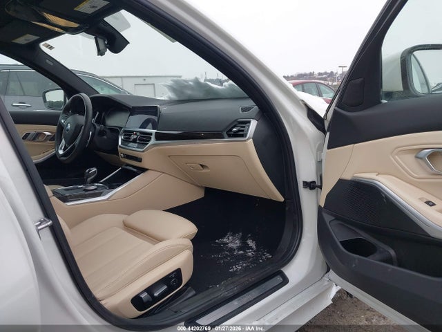 3MW5R7J08L8B37715 BMW 330i Xdrive