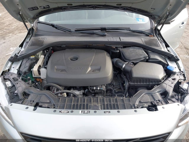 2018 VOLVO V60 YV140MELXJ2391279 Photo 9