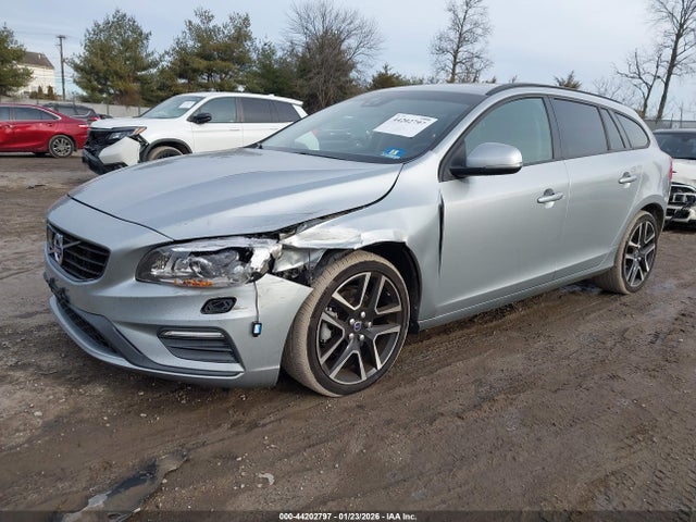 2018 VOLVO V60 YV140MELXJ2391279 Photo 1