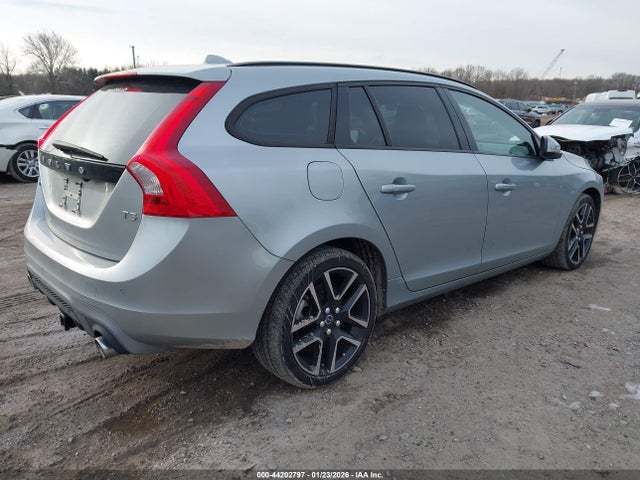 2018 VOLVO V60 YV140MELXJ2391279 Photo 3