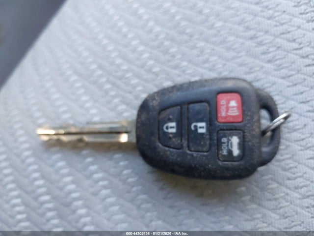 4T1BF1FK9HU439364 Toyota CAMRY LE