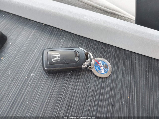 5FNYF6H13JB031070 Honda PILOT LX