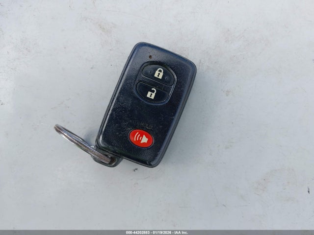JTDKN3DU3F0437430 Toyota Prius Two