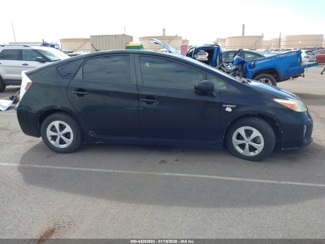 JTDKN3DU3F0437430 Toyota Prius Two